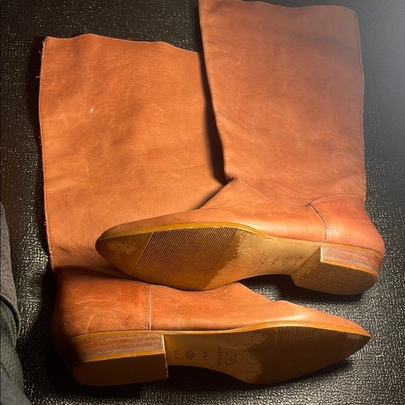 Apostrophe Brown Heeled Boots Minimalist Design - Picture 1 of 4